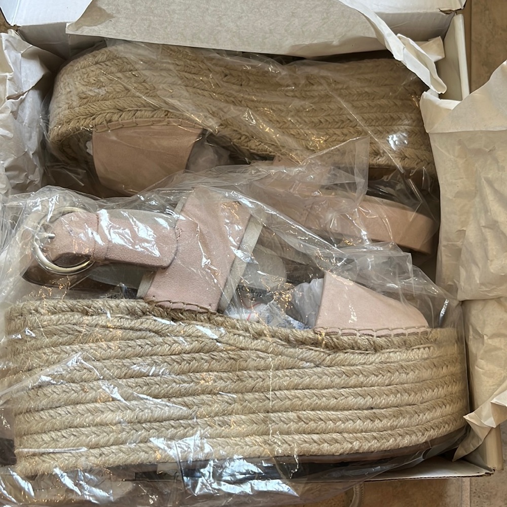 MARC FISHER- RENNI 9.5- LIGHT NATURAL SUEDE